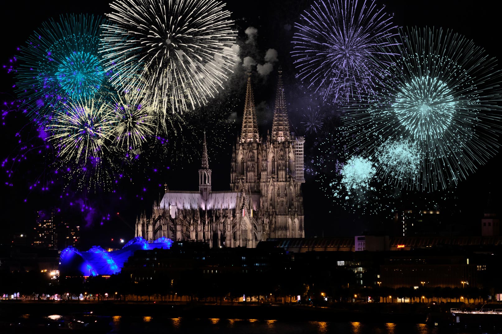 Leuchtendes Feuerwerk – 100 Pinsel für Photoshop, Affinity Photo und Co.